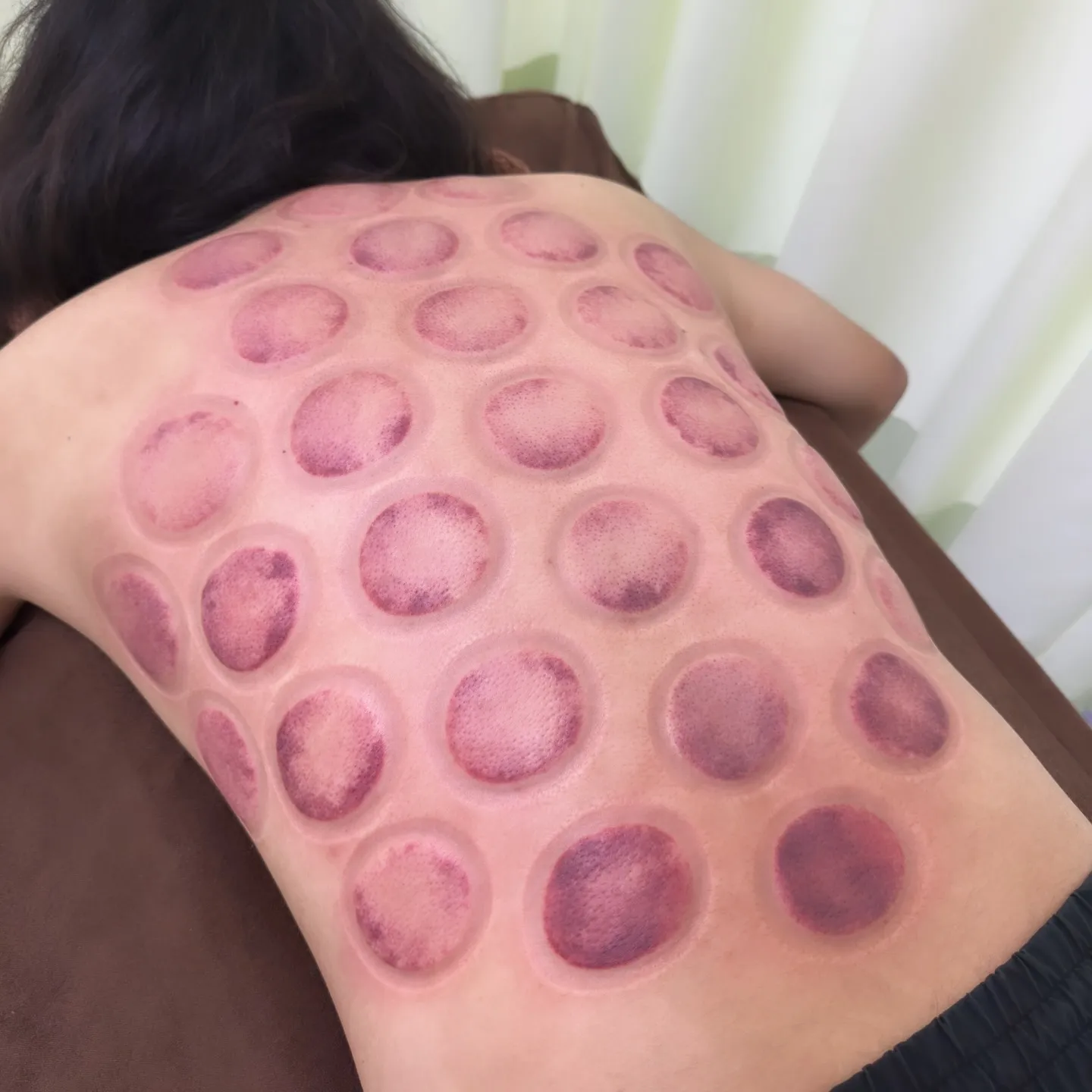 「疲れが抜けにくい…」、「背中が重だるい…」